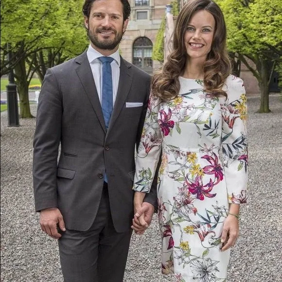 Reiss Lottie Dress - As seen on Princess Sofia Hellqvist - Picture 3 of 13